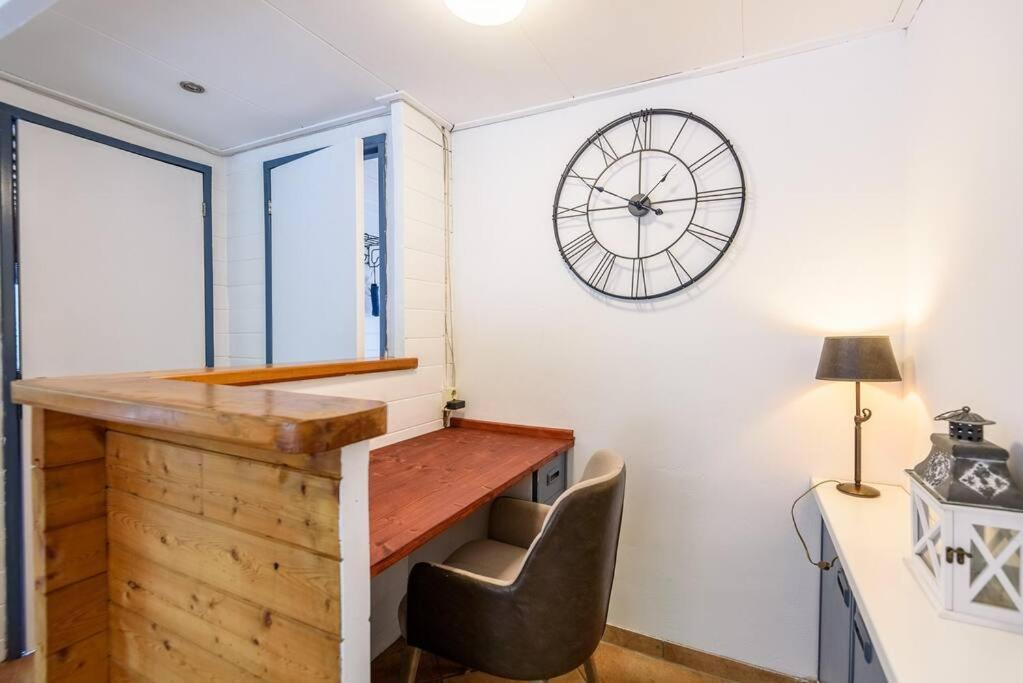 Spacious Wooden Cottage With Infra-Red Sauna At Veluwe Putten Εξωτερικό φωτογραφία