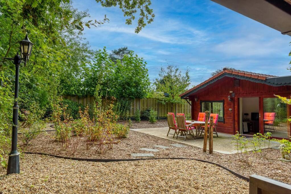 Spacious Wooden Cottage With Infra-Red Sauna At Veluwe Putten Εξωτερικό φωτογραφία