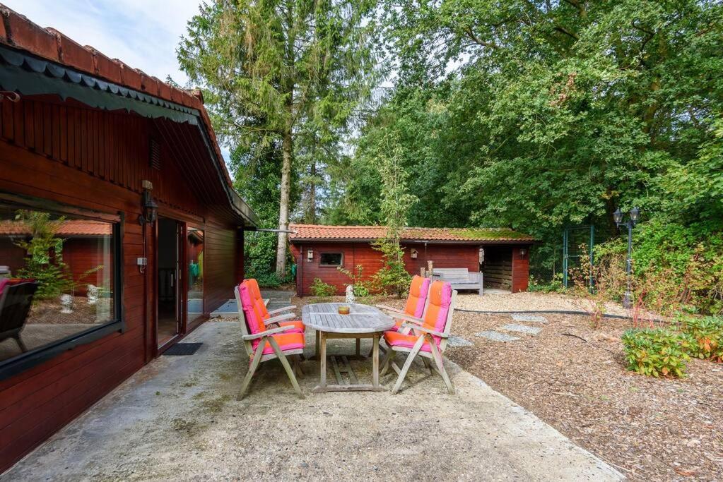 Spacious Wooden Cottage With Infra-Red Sauna At Veluwe Putten Εξωτερικό φωτογραφία
