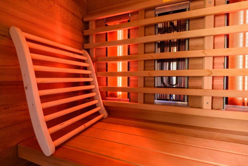 Spacious Wooden Cottage With Infra-Red Sauna At Veluwe Putten Εξωτερικό φωτογραφία