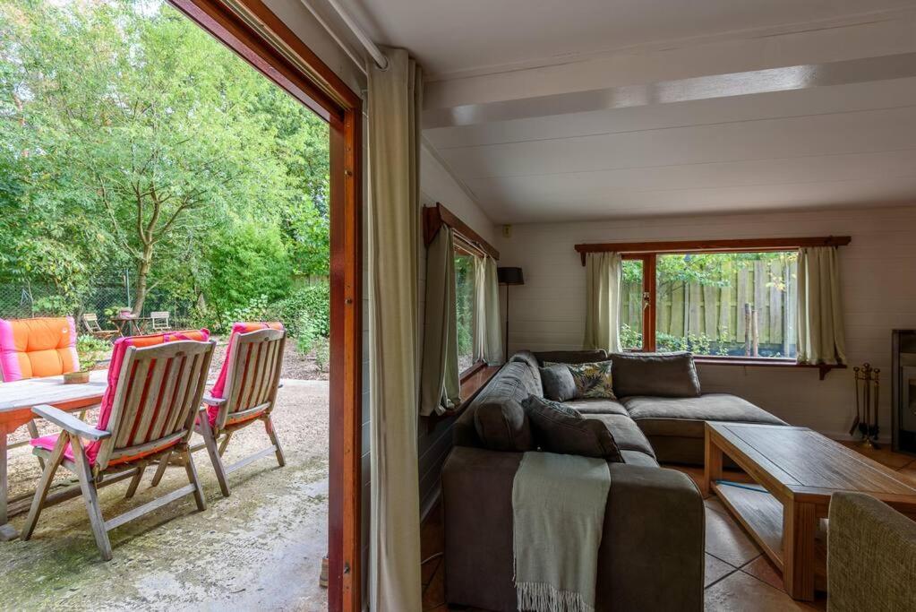 Spacious Wooden Cottage With Infra-Red Sauna At Veluwe Putten Εξωτερικό φωτογραφία